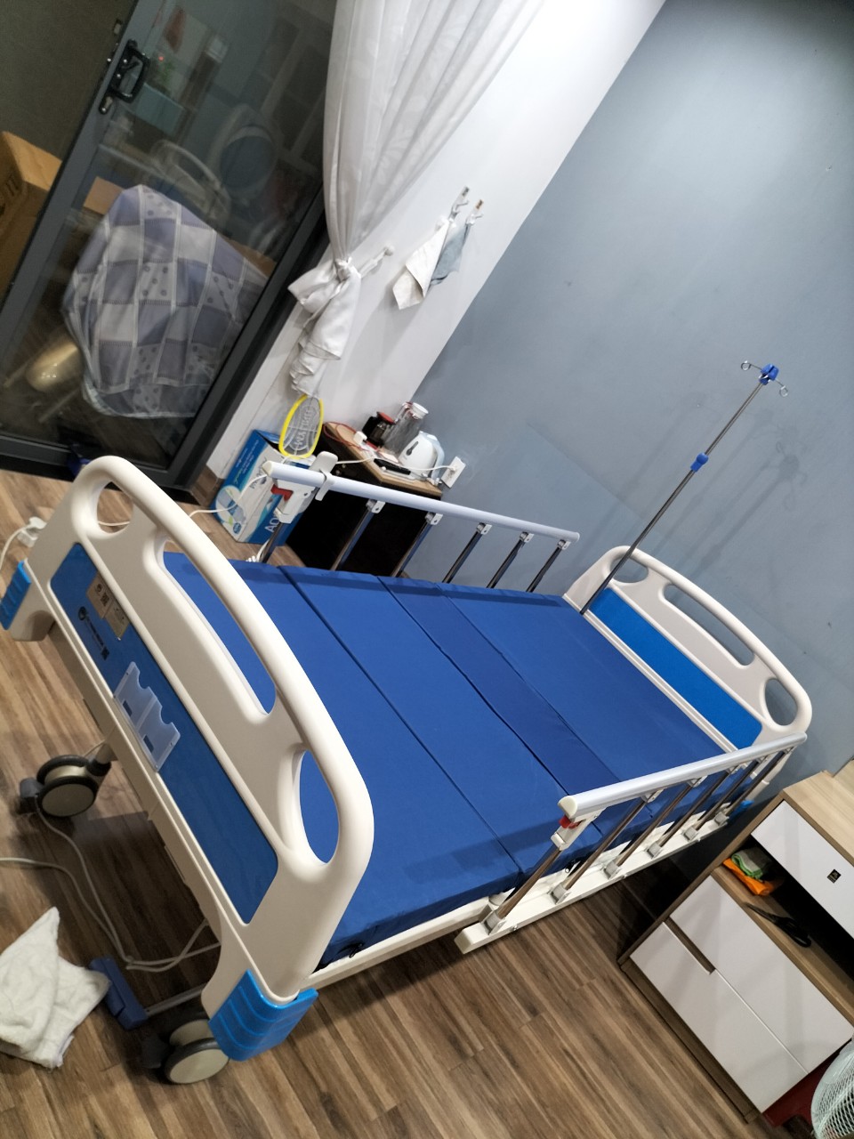 Giường điện dùng điều khiển